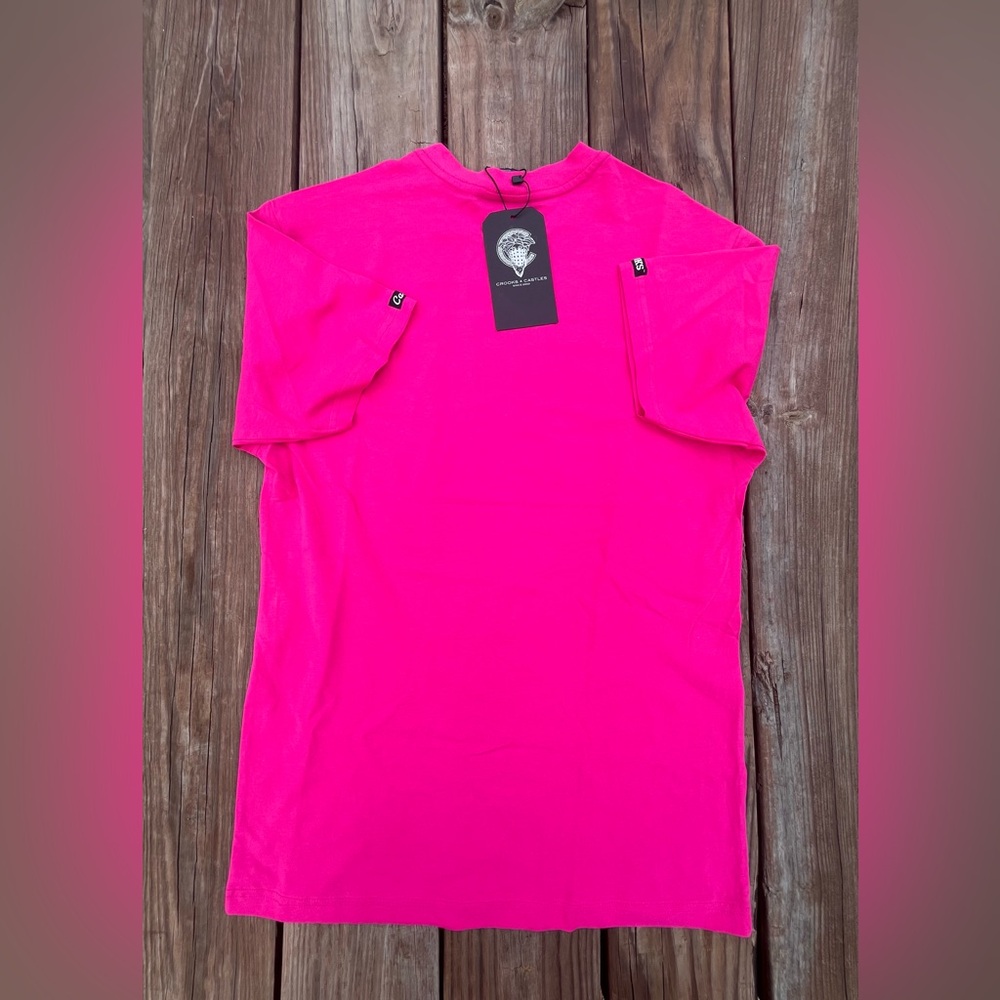 Women's CROOKS & CASTLES Hot Pink Shortsleeved T-Shirt Streetwear NWT - Picture 3 of 5